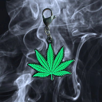 Charm Green Weed (Neón)